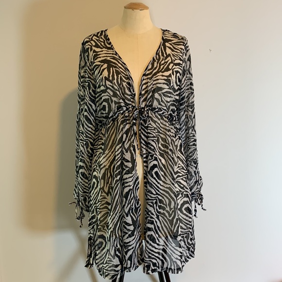 DONNA Black and White zebra striped beach coverup w/ drawstring  waist. Med - Picture 2 of 8